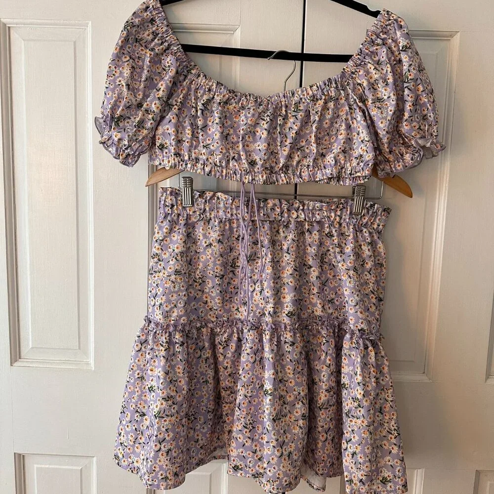 Floral Print Lavender Tie Front Top and Skirt Set - Size Large - Picture 4 of 4
